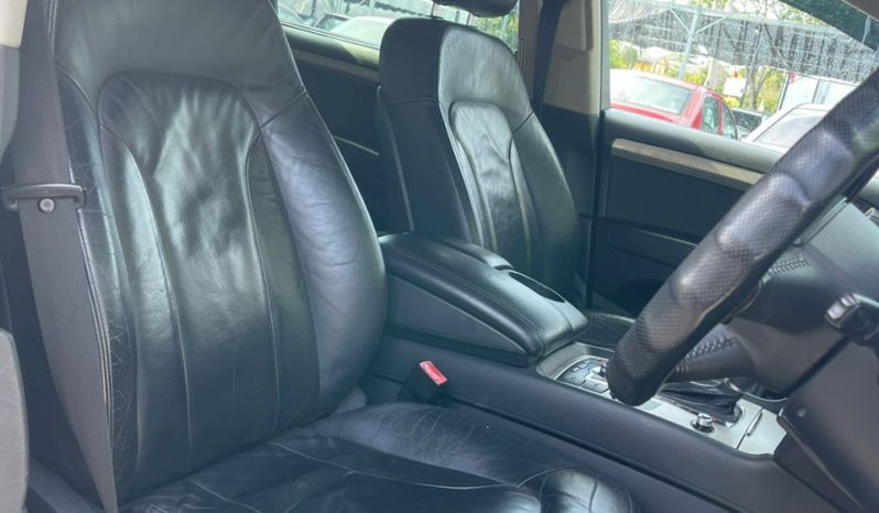 
Terpakai 2011 Audi Q7 full									