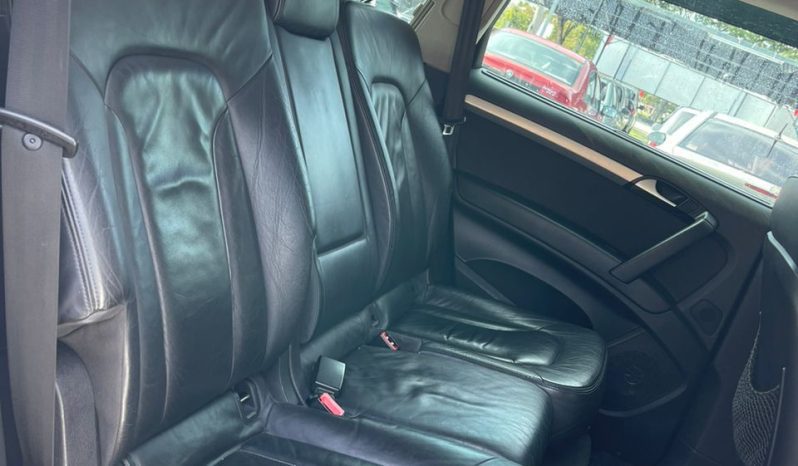 
Terpakai 2011 Audi Q7 full									