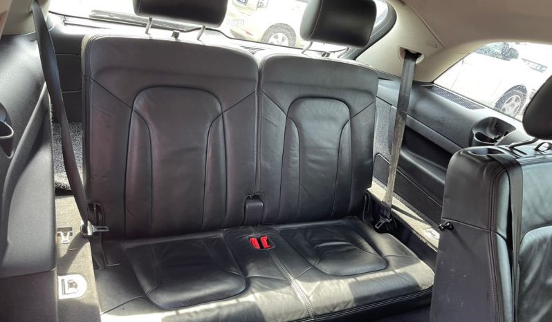 
Terpakai 2011 Audi Q7 full									