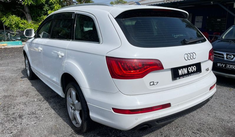 
Terpakai 2011 Audi Q7 full									