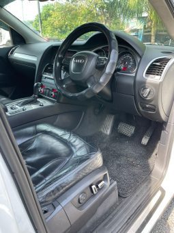 
Terpakai 2011 Audi Q7 full									
