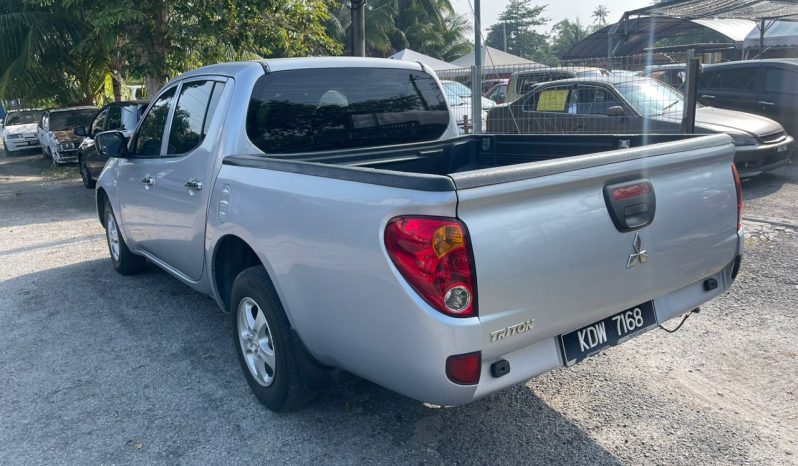 
Terpakai 2014 Mitsubishi Triton Lite full									