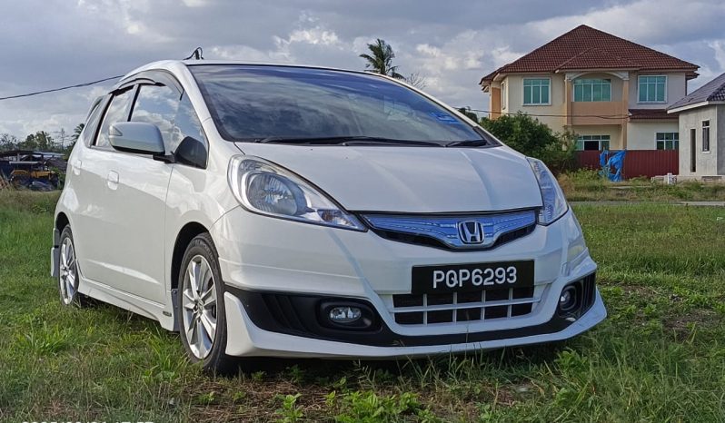 
Terpakai 2013 Honda JAZZ 1.4 (A) HYBRID FL full									