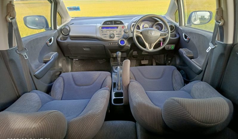 
Terpakai 2013 Honda JAZZ 1.4 (A) HYBRID FL full									