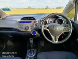 Terpakai 2013 Honda JAZZ 1.4 (A) HYBRID FL full